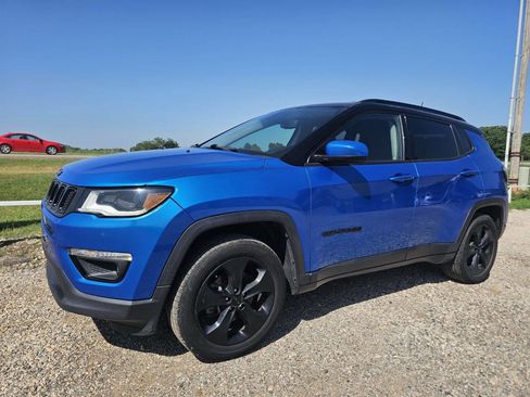 Used 2019 Jeep Compass Latitude AWD/4WD image 1