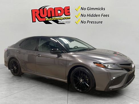 Used 2023 Toyota Camry XSE image 7