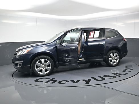 Used 2017 Chevrolet Traverse Premier image 22