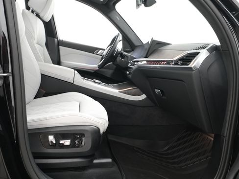 Used 2024 BMW X7 xDrive40i w/ Premium Package AWD/4WD image 43