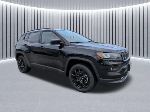New 2026 Jeep Compass Latitude AWD/4WD image 2