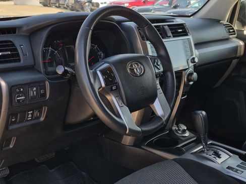 Used 2021 Toyota 4Runner SR5 AWD/4WD image 12