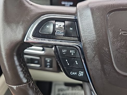 Used 2020 Lincoln Navigator Black Label w/ Cargo Convenience Package AWD/4WD image 22