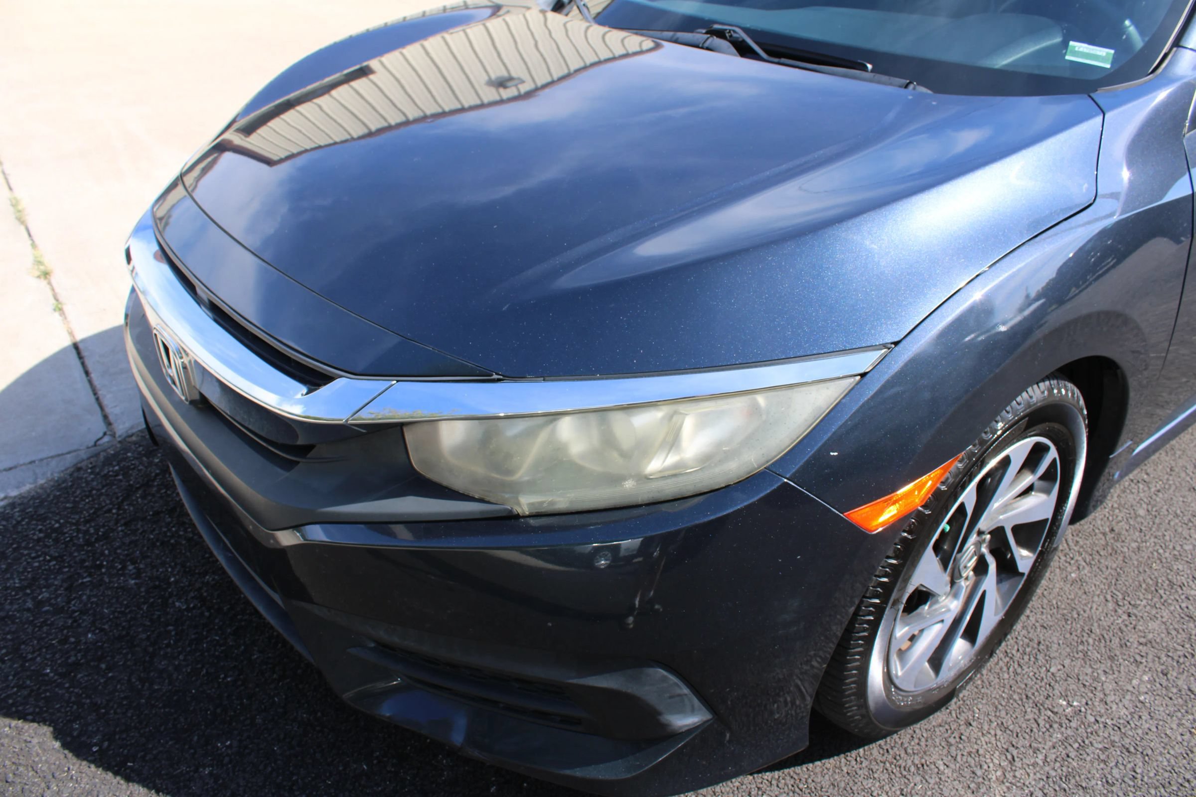 Used 2017 Honda Civic EX image 3