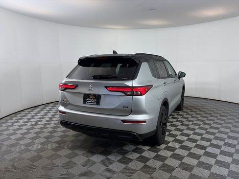 Used 2025 Mitsubishi Outlander SEL image 20