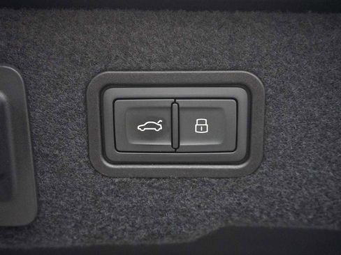 Used 2020 Audi A8 L 3.0T w/ Executive Package image 26