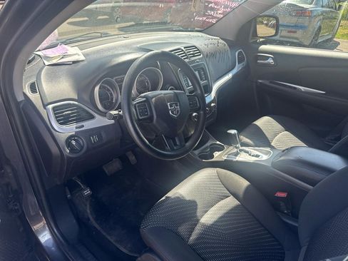 Used 2016 Dodge Journey SE w/ Flexible Seating Group FWD image 9
