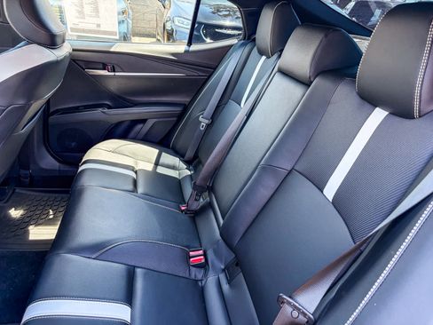 Used 2025 Toyota Camry SE w/ Convenience Package FWD image 15