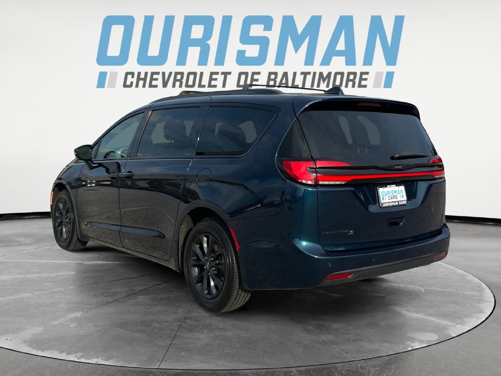 Used 2021 Chrysler Pacifica Touring w/ S Appearance Package FWD image 4