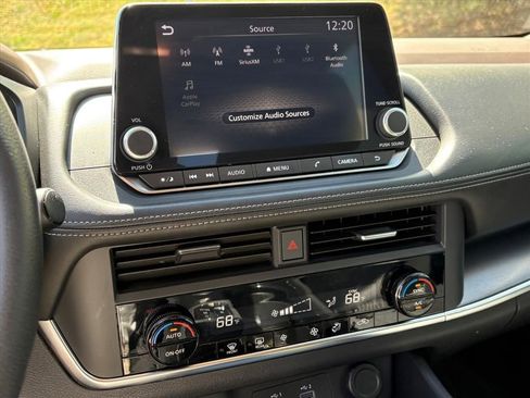 Used 2023 Nissan Rogue SV image 13