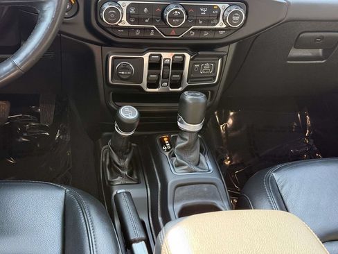 Used 2021 Jeep Wrangler Unlimited Sahara AWD/4WD image 22