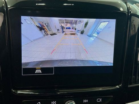 Certified 2023 Chevrolet Traverse LT image 13