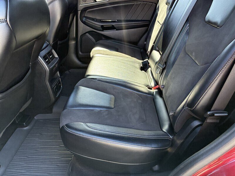 Used 2019 Ford Edge ST w/ Equipment Group 401A AWD/4WD image 9
