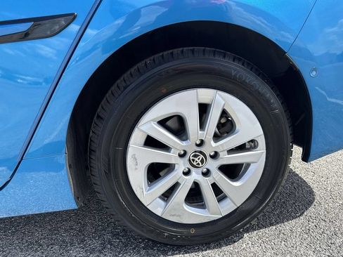 Used 2019 Toyota Prius LE FWD image 18