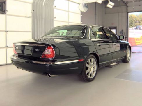 Used 2004 Jaguar XJ8 RWD image 2