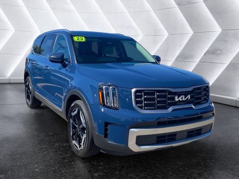 Certified 2023 Kia Telluride S w/ S Sunroof Package FWD image 1