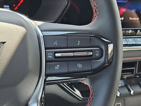 Used 2025 Chevrolet Colorado Z71 w/ Z71 Convenience Package 2 image 22