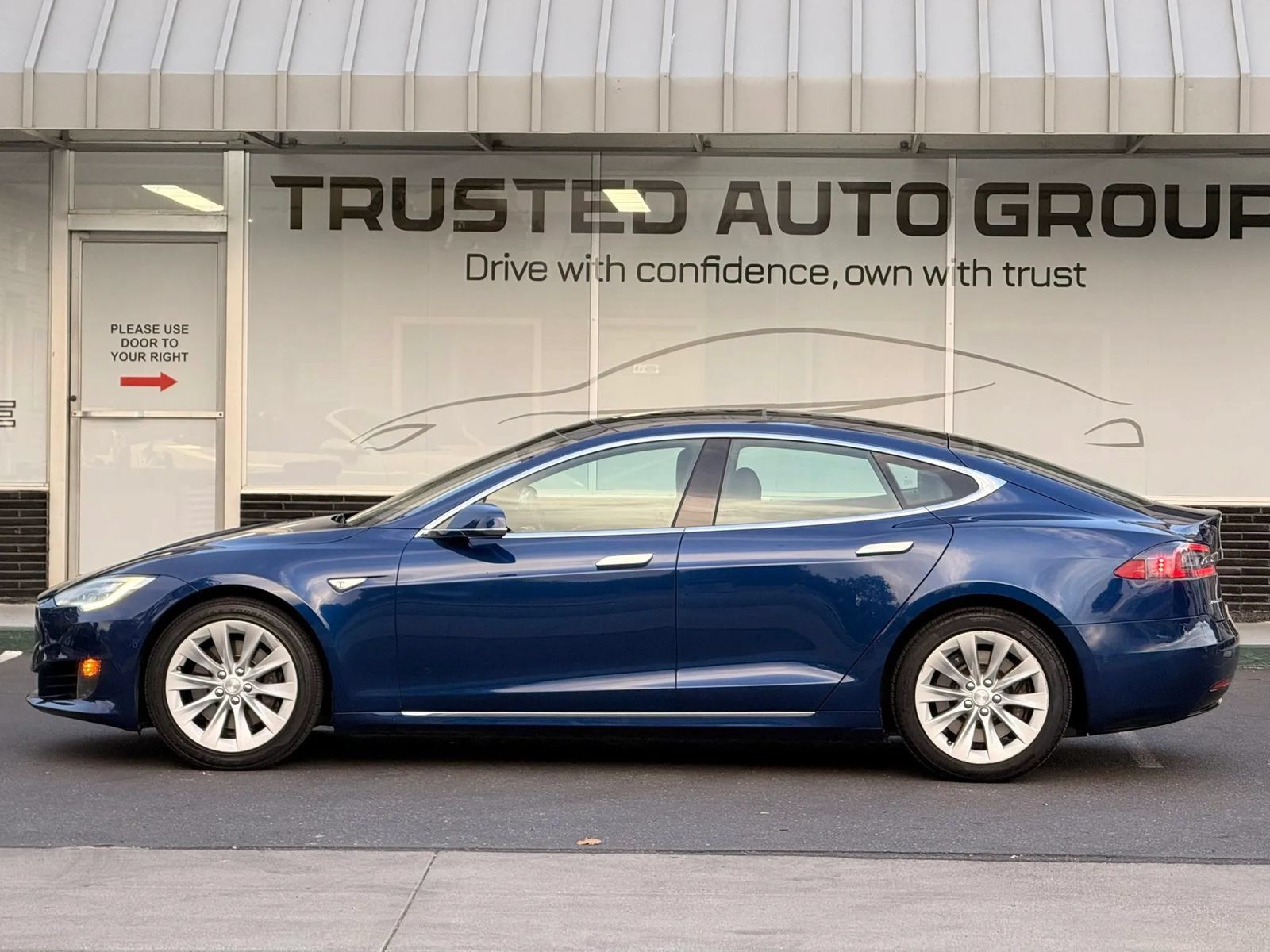 Used 2016 Tesla Model S 75 RWD image 3