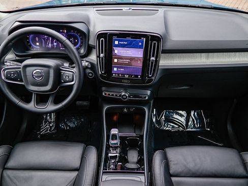 Used 2023 Volvo XC40 B5 Plus w/ Climate Package image 14