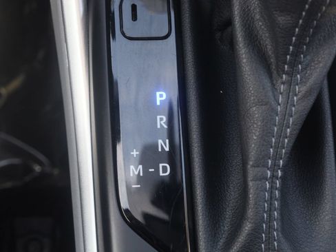 Used 2023 Toyota Highlander XLE AWD/4WD image 17