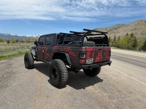 Used 2022 Jeep Gladiator Rubicon w/ Trailer Tow Package AWD/4WD image 13