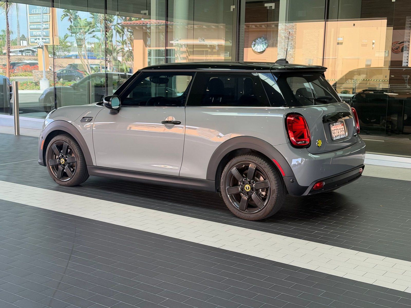 Used 2023 MINI Cooper SE FWD image 11