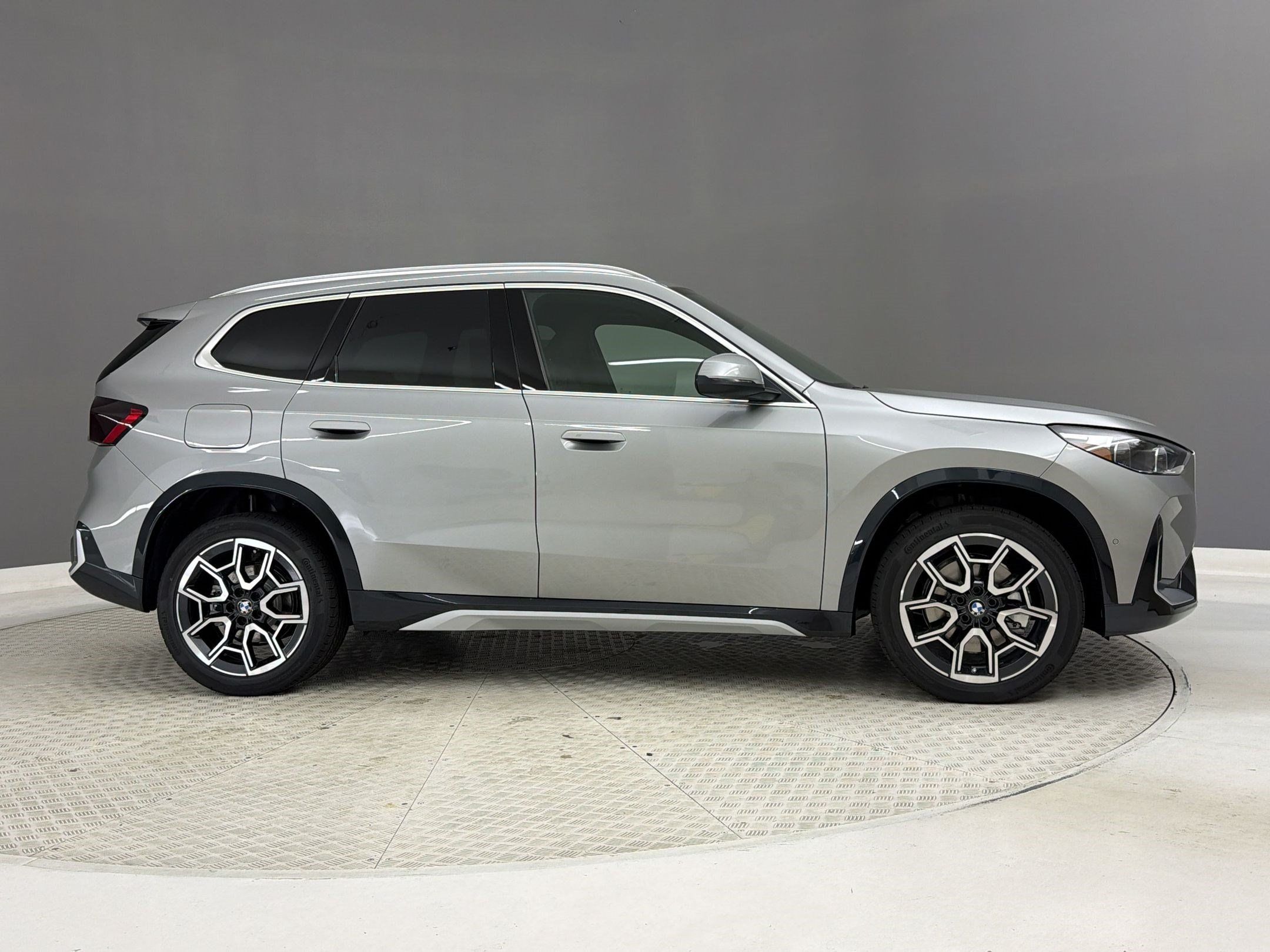 New 2026 BMW X1 xDrive28i AWD/4WD image 8