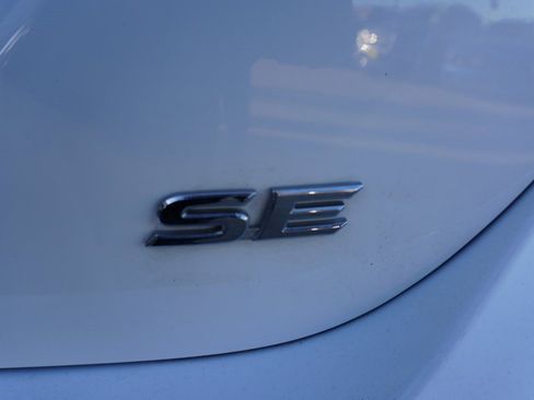 Used 2024 Toyota Camry SE image 31