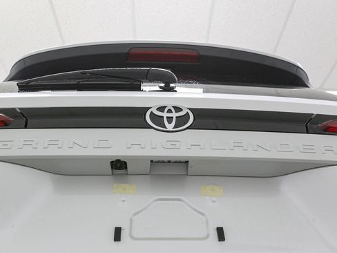New 2026 Toyota Grand Highlander XLE AWD/4WD image 12