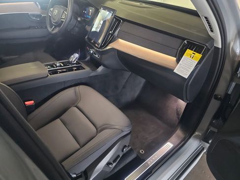 Used 2026 Volvo XC90 B6 Plus w/ Protection Package Premier AWD/4WD image 11