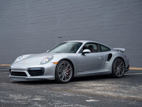 Used 2017 Porsche 911 4 Coupe image 1