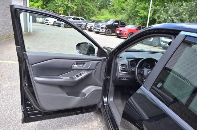 Used 2025 Nissan Rogue SV AWD/4WD image 15