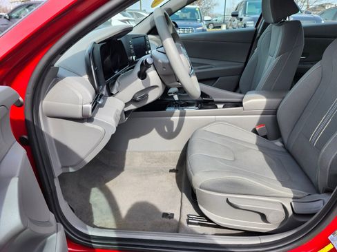 Used 2021 Hyundai Elantra Blue image 18