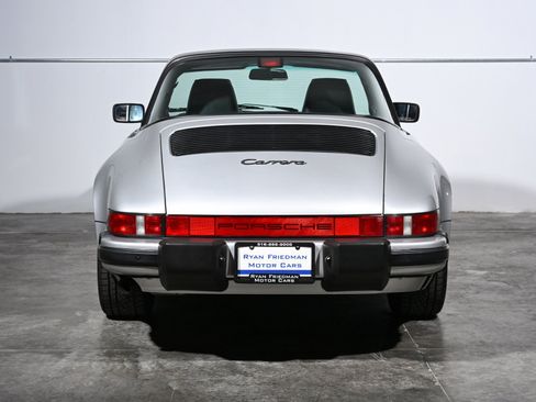 Used 1988 Porsche 911 Carrera RWD image 11