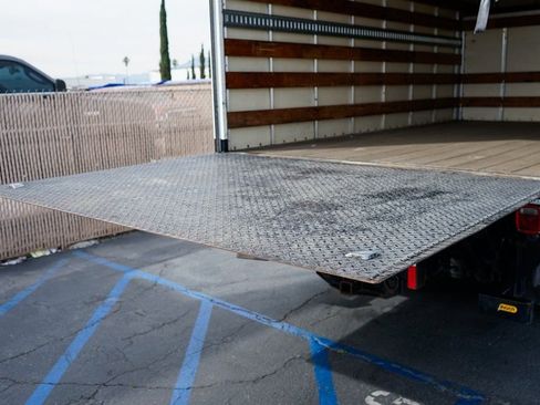 Used 2016 Ford F650 2WD Regular Cab Super Duty image 11