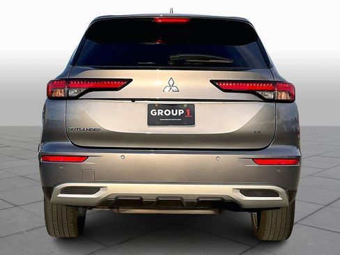 Used 2022 Mitsubishi Outlander SE image 4