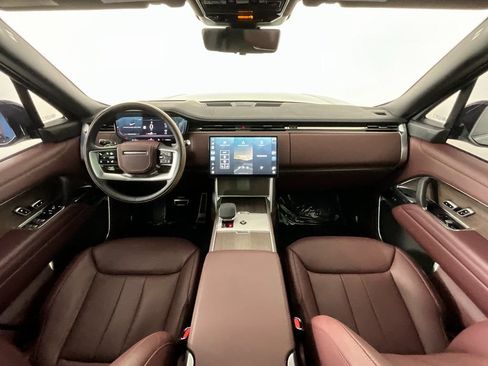 Used 2025 Land Rover Range Rover Long Wheelbase Autobiography image 10