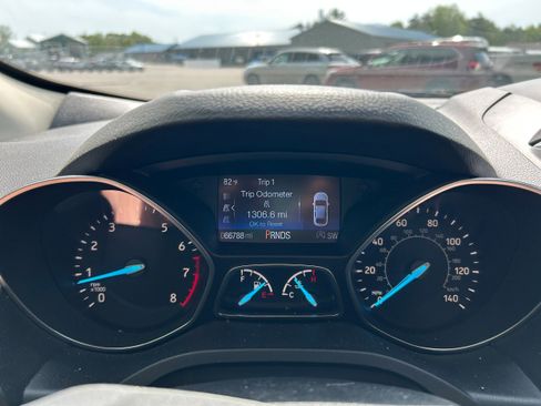 Used 2019 Ford Escape SEL AWD/4WD image 10