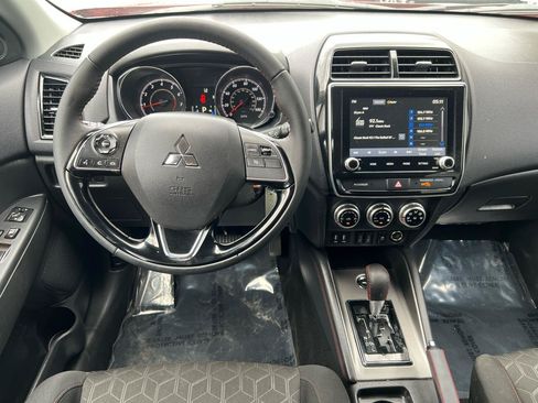 Used 2025 Mitsubishi Outlander Sport AWD image 17