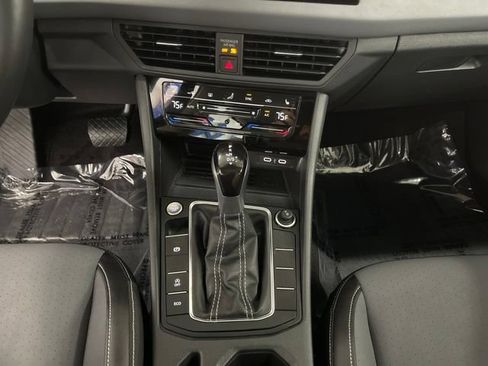 Used 2026 Volkswagen Jetta SE FWD image 21