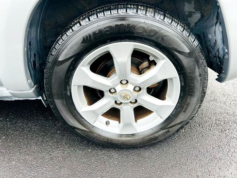 Used 2009 Toyota RAV4 Limited image 11