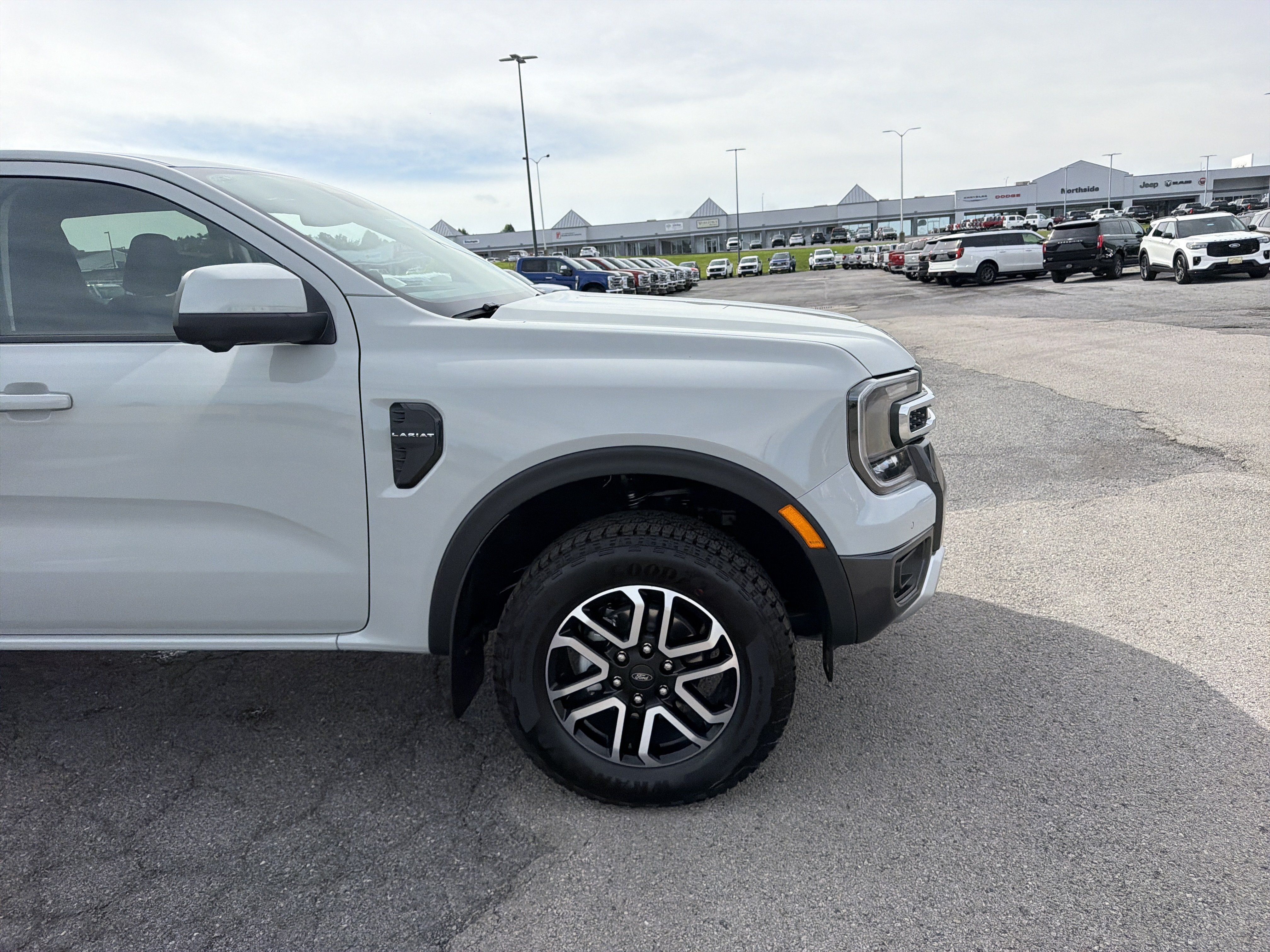 New 2026 Ford Ranger Lariat w/ FX4 Off-Road Package AWD/4WD image 2