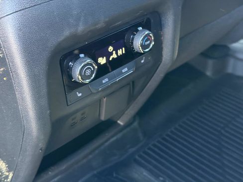 Used 2025 Chevrolet Traverse High Country image 12