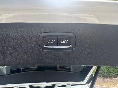 Used 2017 Volvo XC90 T6 Momentum w/ Vision Package image 51