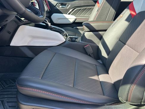 Used 2024 GMC Canyon AT4X image 10