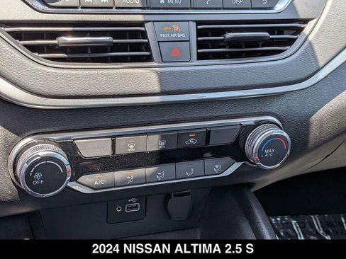 Used 2024 Nissan Altima 2.5 S FWD image 22