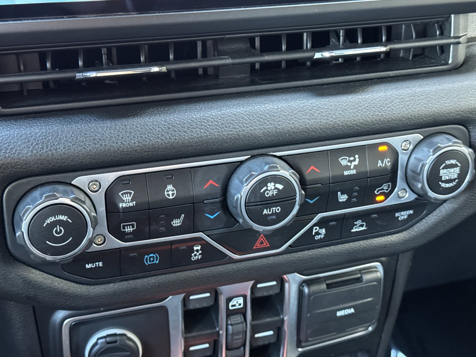 Used 2025 Jeep Wrangler Unlimited Sport S 4xe AWD/4WD image 23