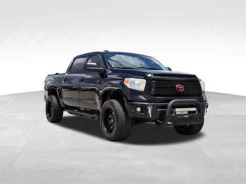 Used 2017 Toyota Tundra SR5 w/ SR5 Upgrade Package RWD image 1