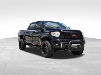 Used 2017 Toyota Tundra SR5 w/ SR5 Upgrade Package