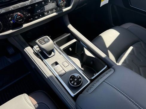 New 2026 Nissan Pathfinder Platinum AWD/4WD image 19